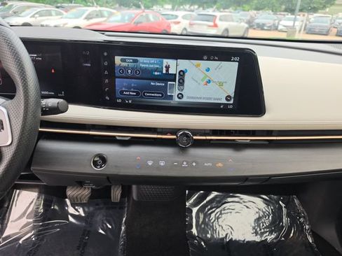 Used 2023 Nissan Ariya FWD image 17