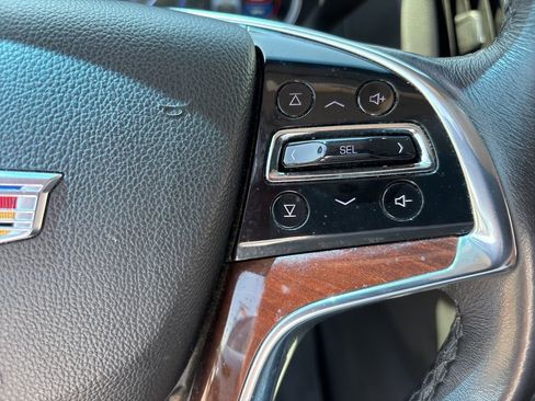 Used 2019 Cadillac Escalade Luxury AWD/4WD image 15