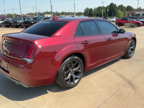 Used 2023 Chrysler 300 Touring L w/ Safetytec Plus Group image 8