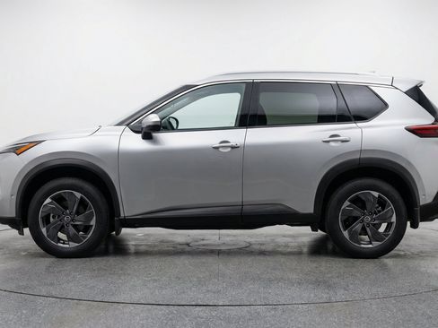 Used 2025 Nissan Rogue SV FWD image 5