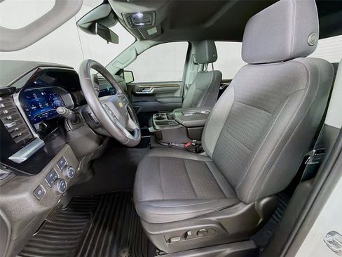 Used 2022 Chevrolet Silverado 1500 LT image 11