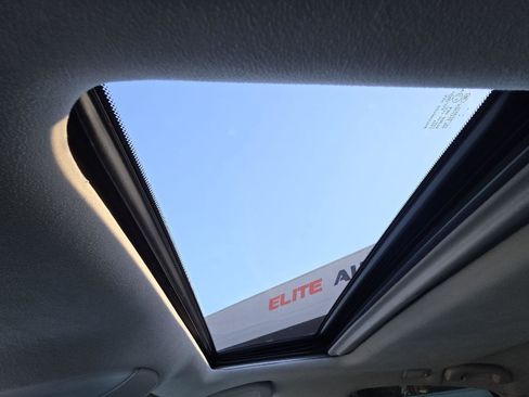 Used 2011 INFINITI M56 x w/ Deluxe Touring Pkg image 35