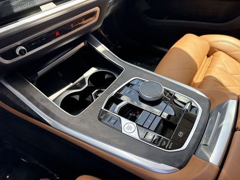 Used 2023 BMW X7 xDrive40i w/ Premium Package AWD/4WD image 21