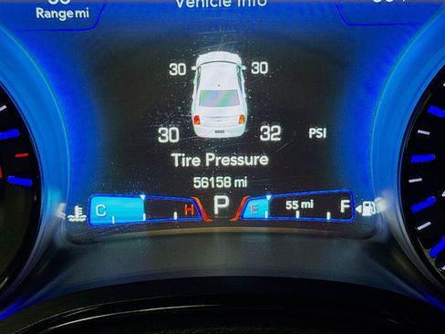 Used 2017 Chrysler 300 S image 8