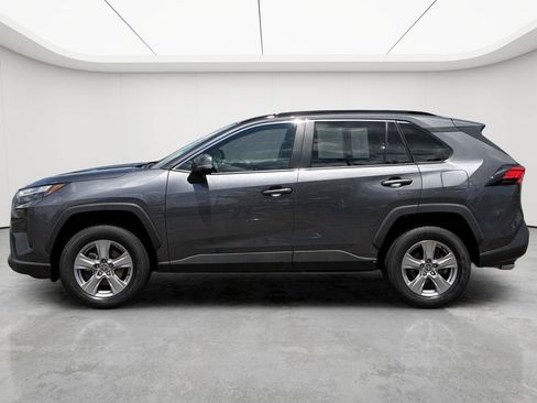 Used 2025 Toyota RAV4 XLE AWD/4WD image 5
