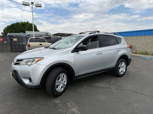 Used 2014 Toyota RAV4 LE FWD image 5