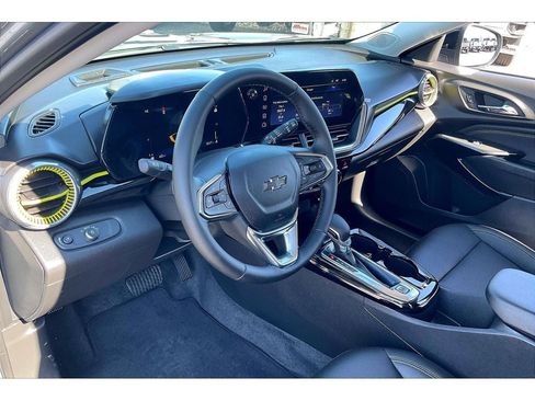 Used 2025 Chevrolet Trax ACTIV w/ Driver Confidence Package FWD image 16