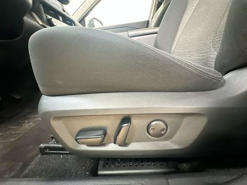 Used 2023 Nissan Rogue SV FWD image 15
