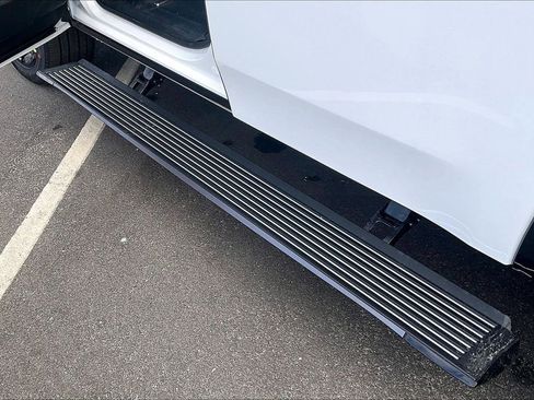 New 2026 Jeep Grand Wagoneer Limited image 10