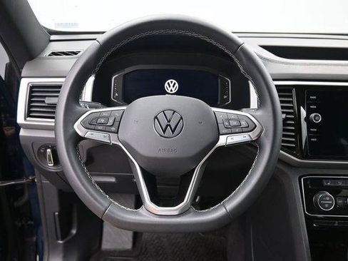 Used 2023 Volkswagen Atlas Cross Sport SE w/ Panoramic Sunroof Package AWD/4WD image 16