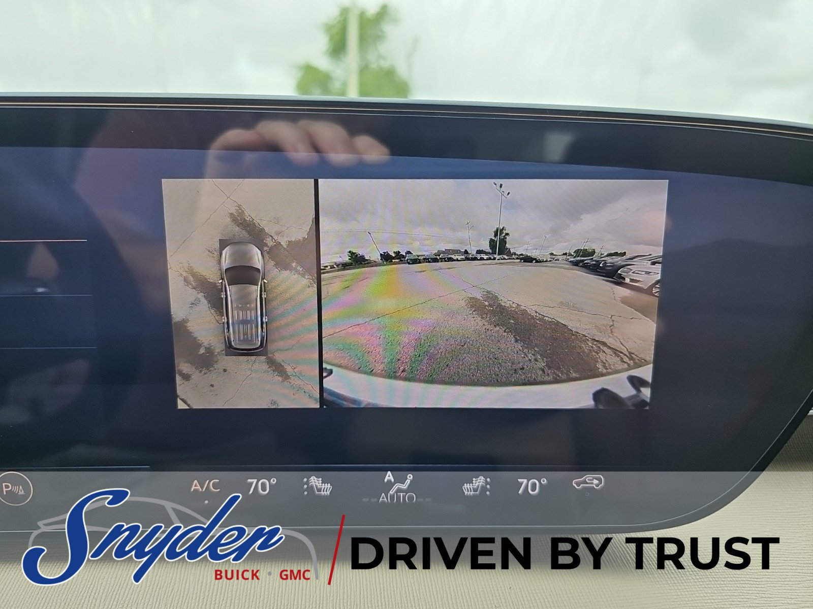 Used 2025 Buick Enclave Preferred w/ Super Cruise Package FWD image 17