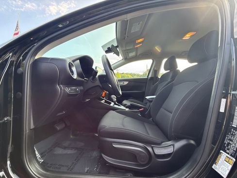 Used 2023 Kia Forte LXS image 23