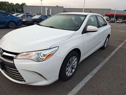 Used 2016 Toyota Camry LE FWD image 6