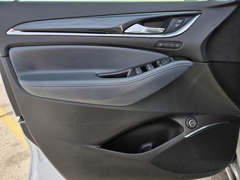 Used 2024 Buick Enclave Premium image 12