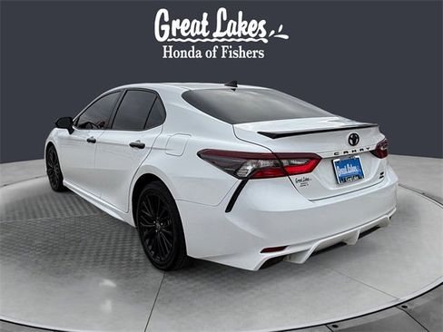 Used 2022 Toyota Camry SE image 3