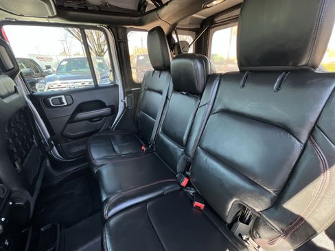 Used 2018 Jeep Wrangler Unlimited Rubicon w/ Steel Bumper Group image 23