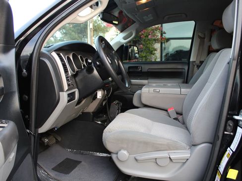 Used 2012 Toyota Tundra 2WD CrewMax w/ Tow Pkg image 9