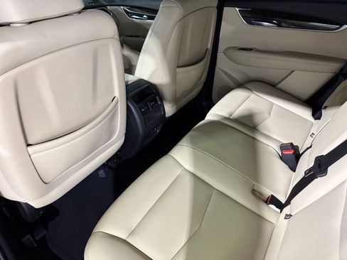 Used 2019 Cadillac XT5 FWD image 33