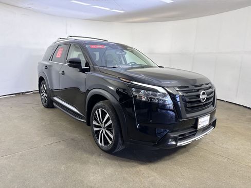 Certified 2023 Nissan Pathfinder Platinum w/ Lighting Package (N93) image 3