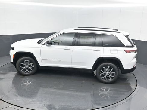 New 2025 Jeep Grand Cherokee Limited w/ Trailer Tow Package image 42