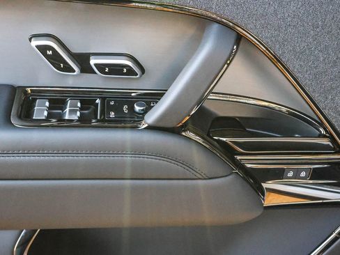 Used 2025 Land Rover Range Rover Sport Dynamic SE image 29