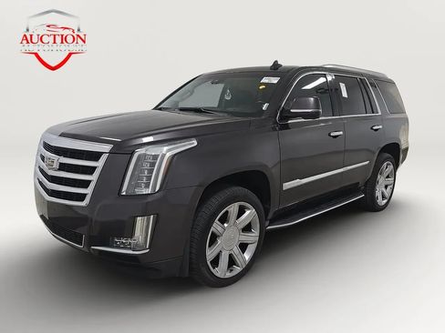 Used 2016 Cadillac Escalade Luxury RWD image 1