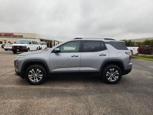 Used 2025 Chevrolet Equinox LT w/ Convenience Package II FWD image 4