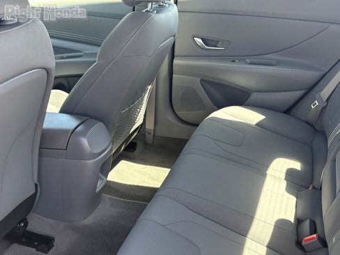 Used 2025 Hyundai Elantra SEL FWD image 23