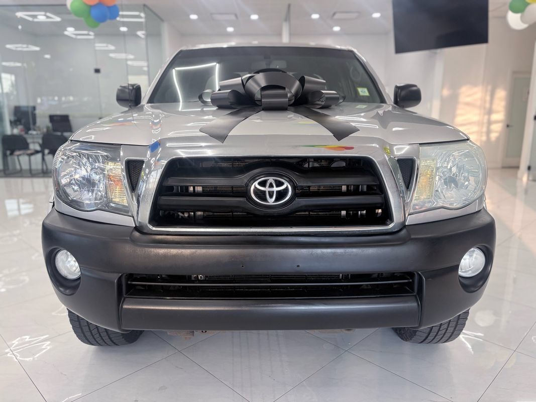 Used 2010 Toyota Tacoma 4x4 Access Cab V6 image 2