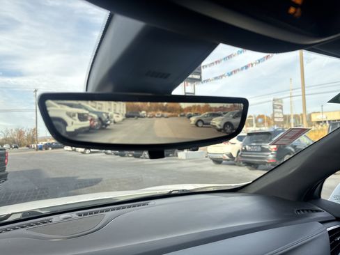 Used 2024 Buick Enclave Premium image 31