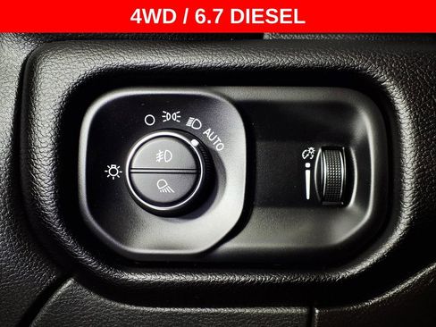 Used 2024 RAM 2500 Big Horn image 24