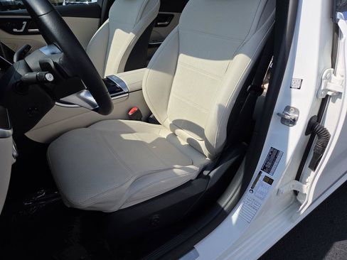 Used 2025 Mercedes-Benz C 300 4MATIC Sedan image 21
