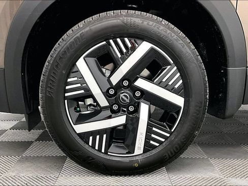New 2026 Nissan Kicks SV w/ Cold Weather Package FWD image 12