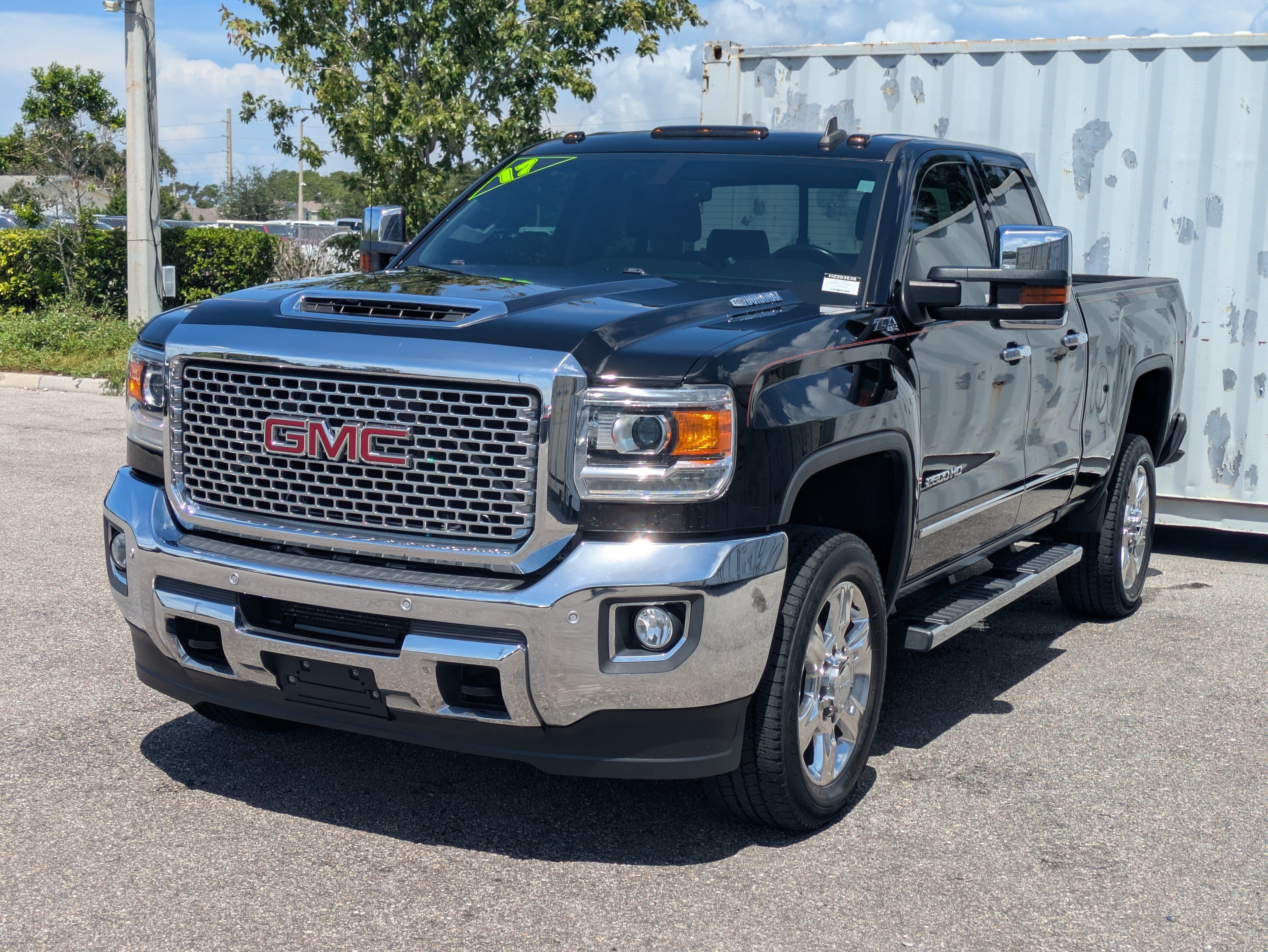 Used 2017 GMC Sierra 2500 SLT w/ Suspension Package, Off-Road AWD/4WD image 8