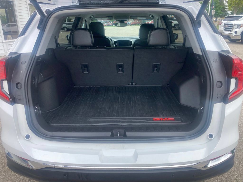 Certified 2023 GMC Terrain SLT w/ Infotainment Package II FWD image 10