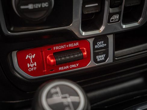 Used 2020 Jeep Gladiator Rubicon w/ Uconnect 4C Nav & Sound Group image 25