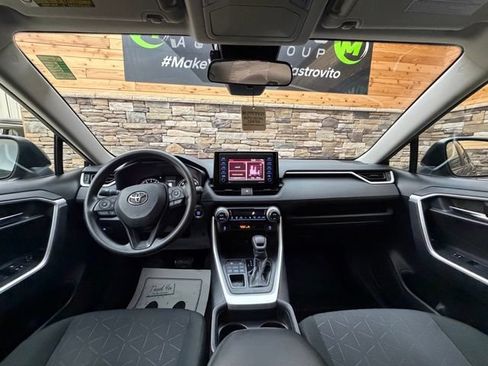 Used 2021 Toyota RAV4 XLE AWD/4WD image 18