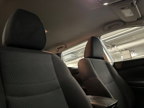 Used 2021 Nissan Rogue Sport S image 17