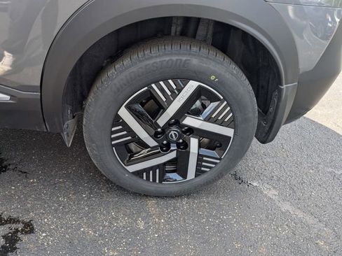 New 2026 Nissan Kicks SV w/ SV Premium Package FWD image 24