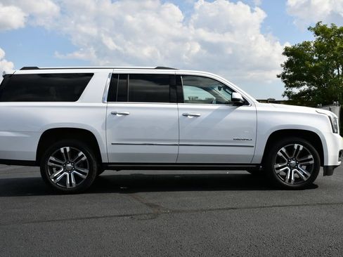 Used 2019 GMC Yukon XL Denali w/ Denali Ultimate Package AWD/4WD image 8