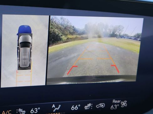 Used 2025 Buick Enclave Preferred w/ Power Package image 15