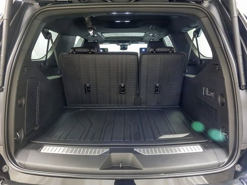 New 2026 Chevrolet Suburban Premier image 24