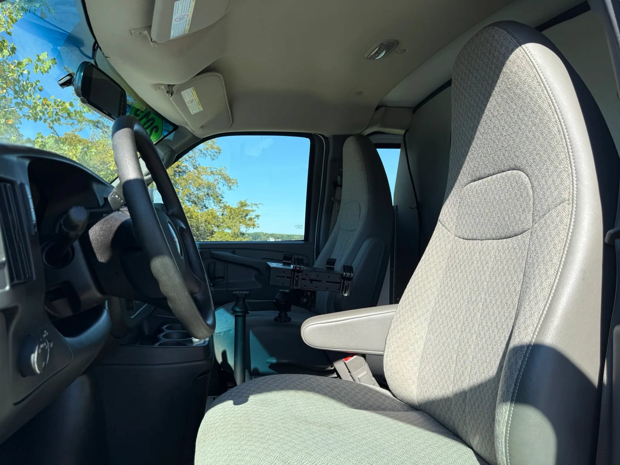 Used 2015 GMC Savana 2500 RWD image 12
