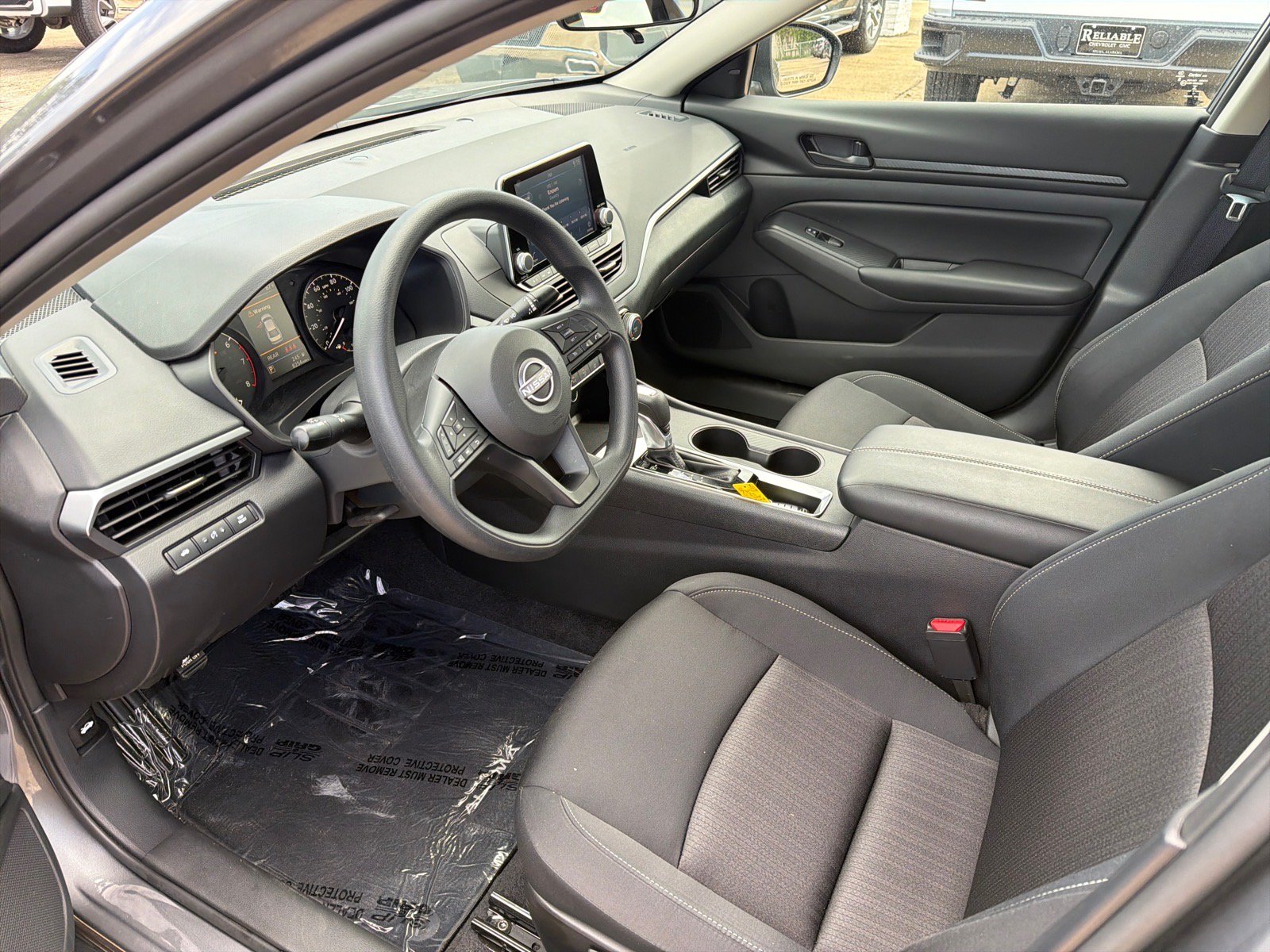 Used 2025 Nissan Altima 2.5 S FWD image 9