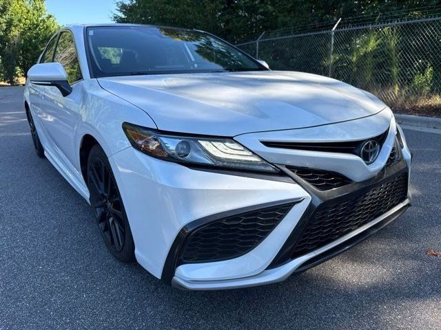 Used 2021 Toyota Camry XSE FWD image 3