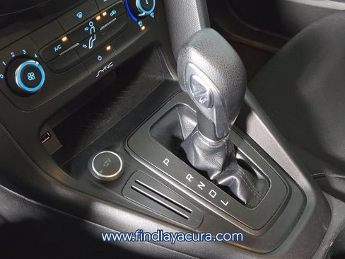 Used 2018 Ford Focus SE FWD image 25