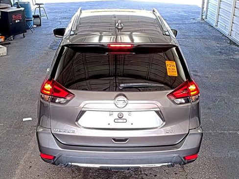 Used 2018 Nissan Rogue SV w/ Premium Package FWD image 4