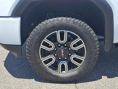 Used 2022 GMC Sierra 2500 AT4 w/ Gooseneck/5TH Wheel Package AWD/4WD image 8