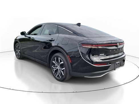 Used 2025 Toyota Crown XLE image 5