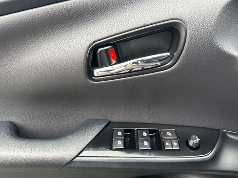 Used 2018 Toyota Prius Prime Plus FWD image 11